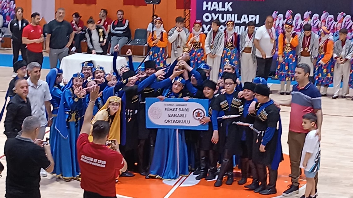 Folklor Ekibimiz Ümraniye Belediyesi Halk Oyunları Yarışmasında Birinci Oldu